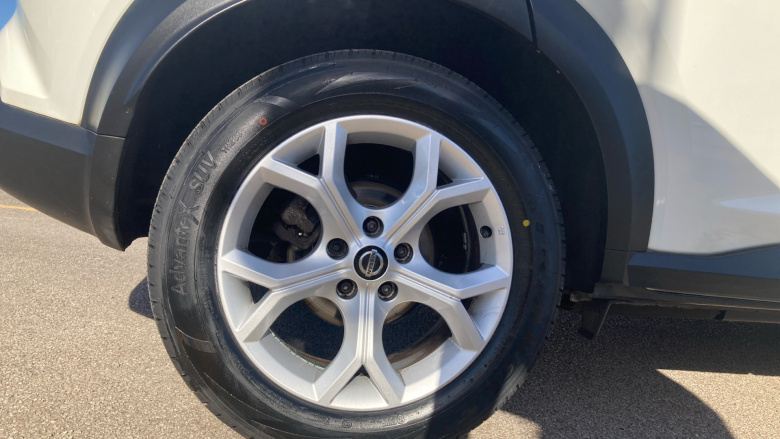 Nissan Juke 1.0 DiG-T 114 N-Connecta 5dr Petrol Hatchback